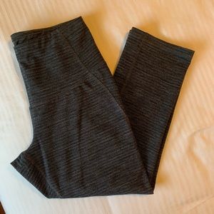 Calf length yoga pants